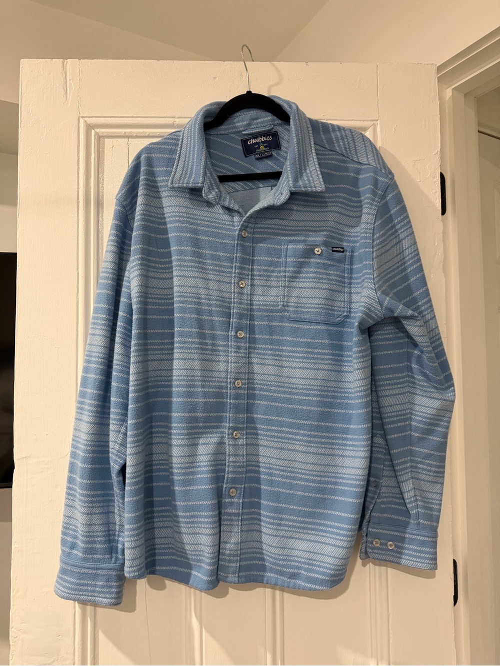 chubbies Men's Light Blue Horizontal Stripe Button-Down Shirt